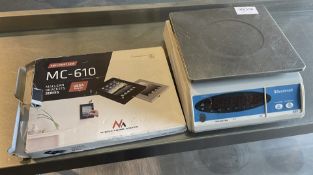 1 x Brecknell Scales 405, With 1 x Maclean Brackets Series Mc-610 Anti Theft Case - Ref: BGC010 -