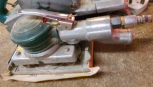 1 x Air Powered Orbital Sander - Ref: - CL846 - Location: Oxford OX2This lot is from a recently