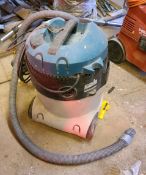 1 x Makita VC2512L L Class Dust Extractor - Ref: CNT139 - CL846 - Location: Oxford OX2