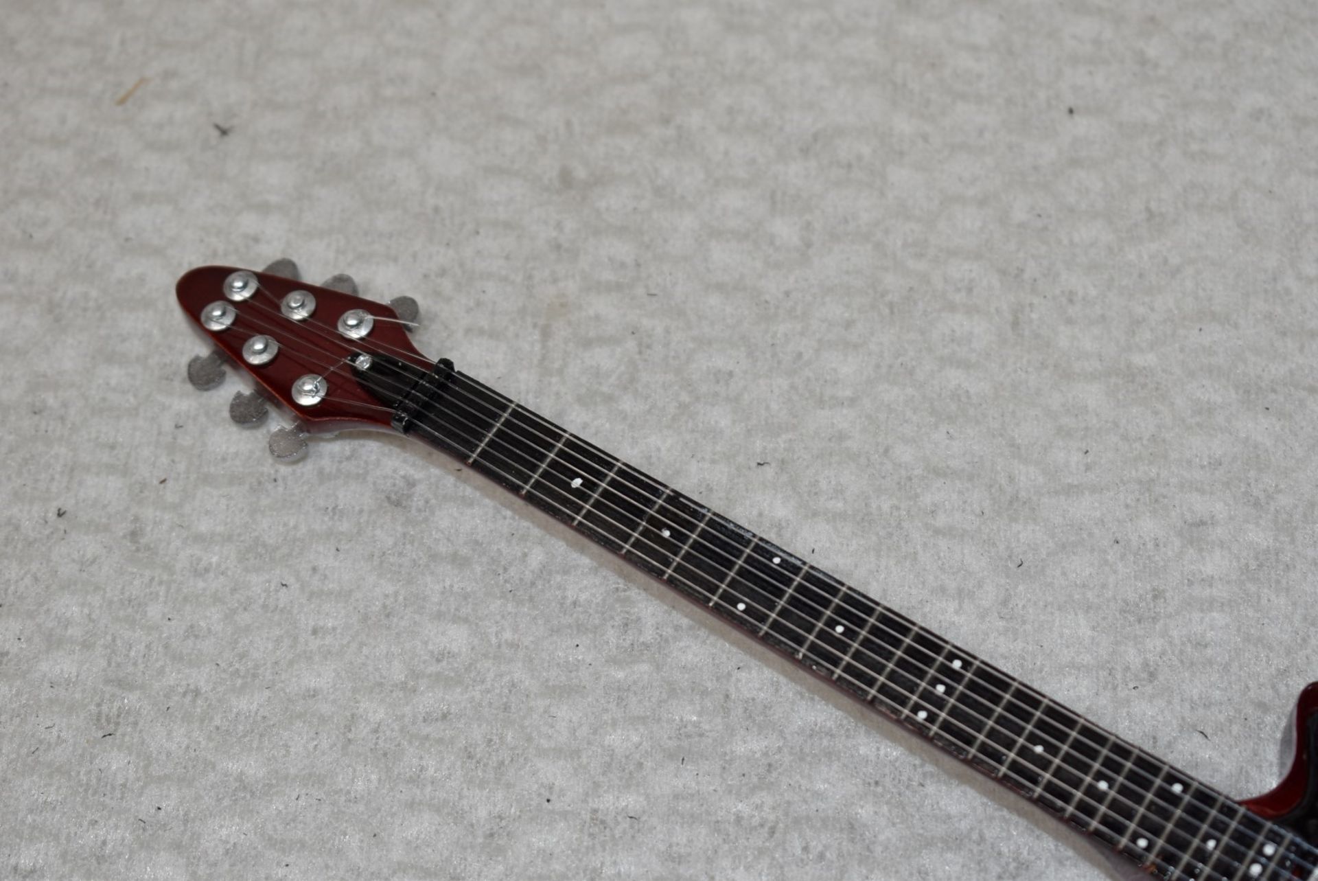 1 x Miniature Hand Made Guitar - Queen Brian May - New & Unused - RRP £35 - Boxed With Guitar Stand - Image 5 of 7