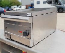 1 x Parry Countertop Solid Top Cooking Griddle - 240v - Stainless Steel - Dimensions: H33xW45xD67cms