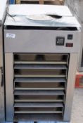 1 x Thermodyne Counter-Top Slow Cook and Hold Oven - 230v - Dimensions: H66 x W44 x D56 cms