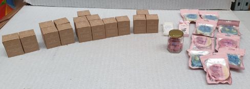 28 x Candles & Wax Melts - Ref: TCH446 - CL840 - Location: Altrincham WA14