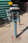 1 x Manual Set of Rolls - CL464 - Location: Liverpool L19