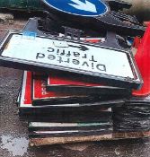 24 Assorted Street Signs - Ref: 37 - CL464 - Location: Liverpool L19