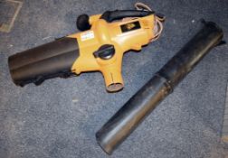 1 x JCB Garden Leaf Blower Vac