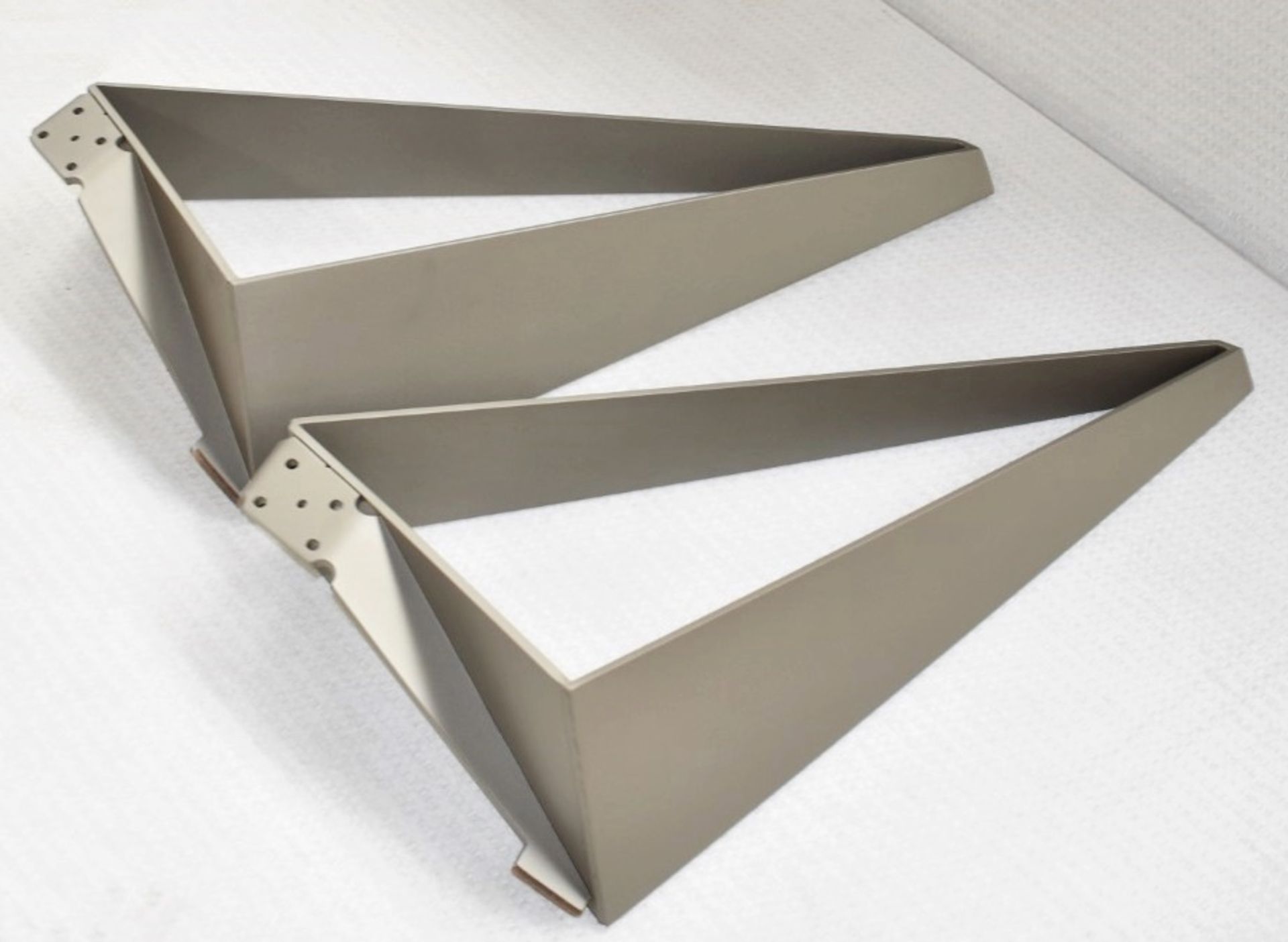 1 x CATTELAN ITALIA 'Skorpio' 200x120 Dining Table *Read Full Description* Original Price £3,589 - Image 3 of 8