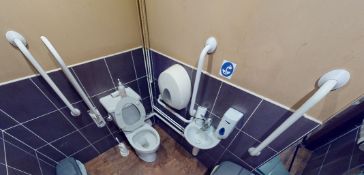 1 x Information to Follow - CL864 - Location: Wolverhampton, WV11 Collection De
