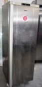 1 x Gram Single Door Commercial Upright Refrigerator - 359Ltr Capacity - Type: K 400 RU