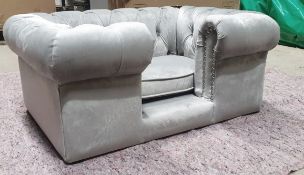 1 x HOUSE OF SPARKLES 'The Alexandra' Luxury Dog Bed Upholstered In Light Grey Velvet - Boxed Stock