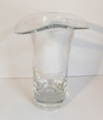 1 x LALIQUE Designer 24cm Heavy Glass Vase With Lily Head Design - Ref: GRG032 / WH2 / BX1