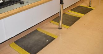 17 x Anti Static Workpads and Floor Mats - Includes 11 x Desk Workpads and 6 x Floor Mats