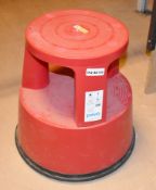 1 x Pavo Mobile Rolling Safety Kick Step Platform Stool - 43 cms High
