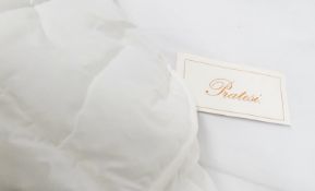 1 x PRATESI Luxury Quilt - Dimensions: 272 x 260cm - Unused Boxed Stock - Ref: HAS1701 / WH2-SCT -