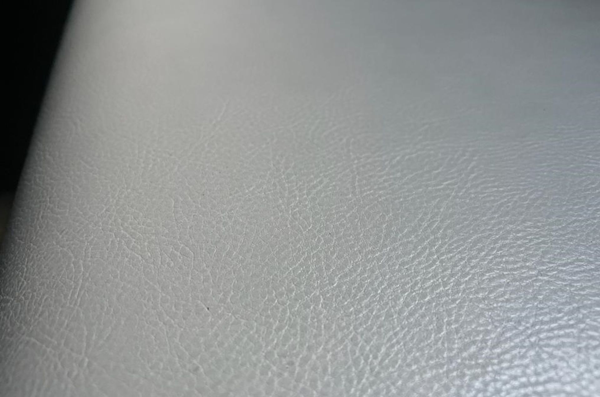 1 x Corner Seating Bench Upholstered in Beige Studded Back Leather Upholstery - Dimensions: 290 x - Image 9 of 10