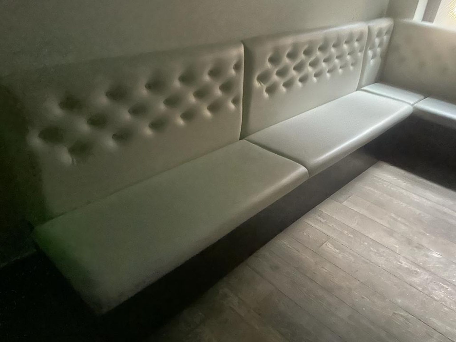 1 x Corner Seating Bench Upholstered in Beige Studded Back Leather Upholstery - Dimensions: 290 x - Image 10 of 10