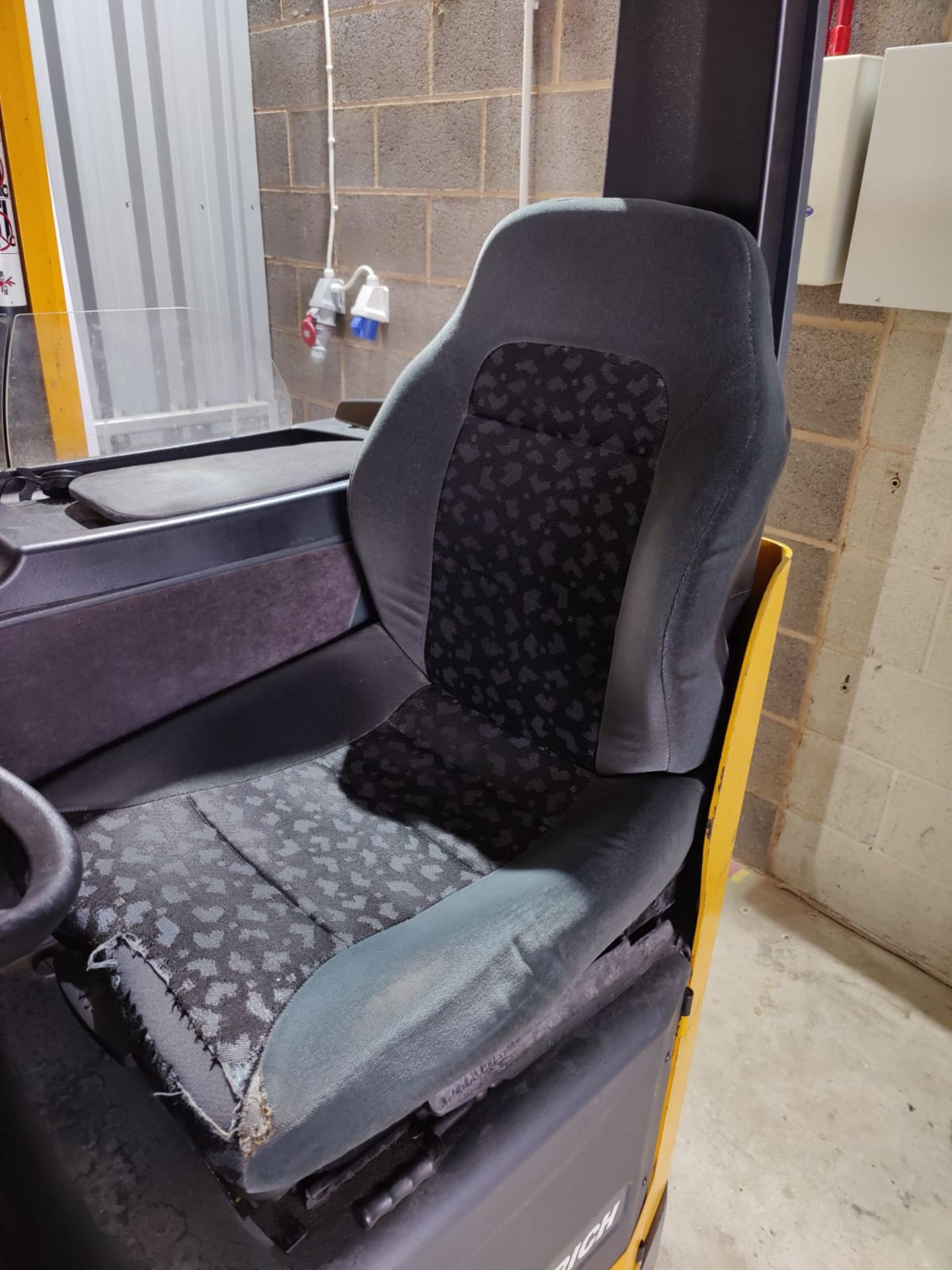 1 x Jungheinrich Electric Forklift Reach Truck - 1 Ton Capacity - 5900mm Lift Height - Image 13 of 36