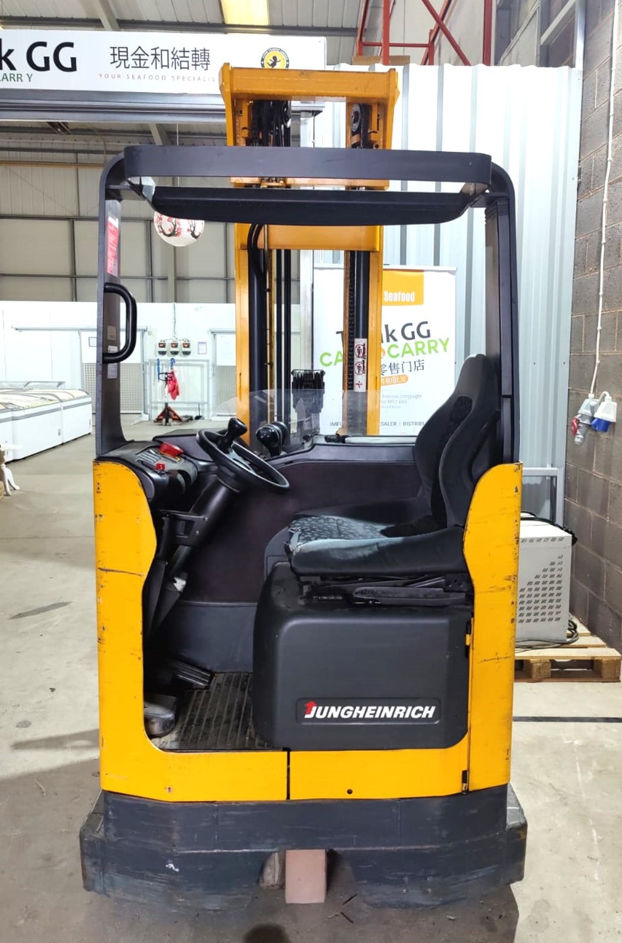 1 x Jungheinrich Electric Forklift Reach Truck - 1 Ton Capacity - 5900mm Lift Height - Image 4 of 36