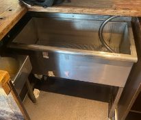 1 x Large Stainless Steel Backbar Ice Well - Dimensions: H93 x W90 x D46 cms - Ref: PAV103
