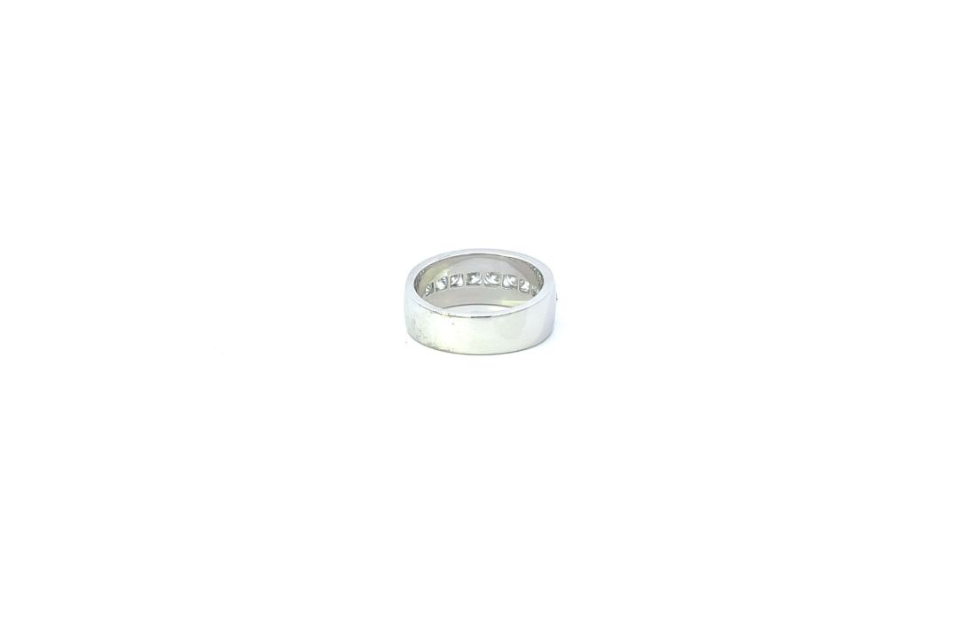 RRP-£6250.00 18K WHITE GOLD LADIES DIAMOND RING, SET WITH 1.19CTS ROUND BRILLIANT CUT DIAMONDS, COLO - Image 3 of 4