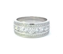 RRP-£6250.00 18K WHITE GOLD LADIES DIAMOND RING, SET WITH 1.19CTS ROUND BRILLIANT CUT DIAMONDS, COLO