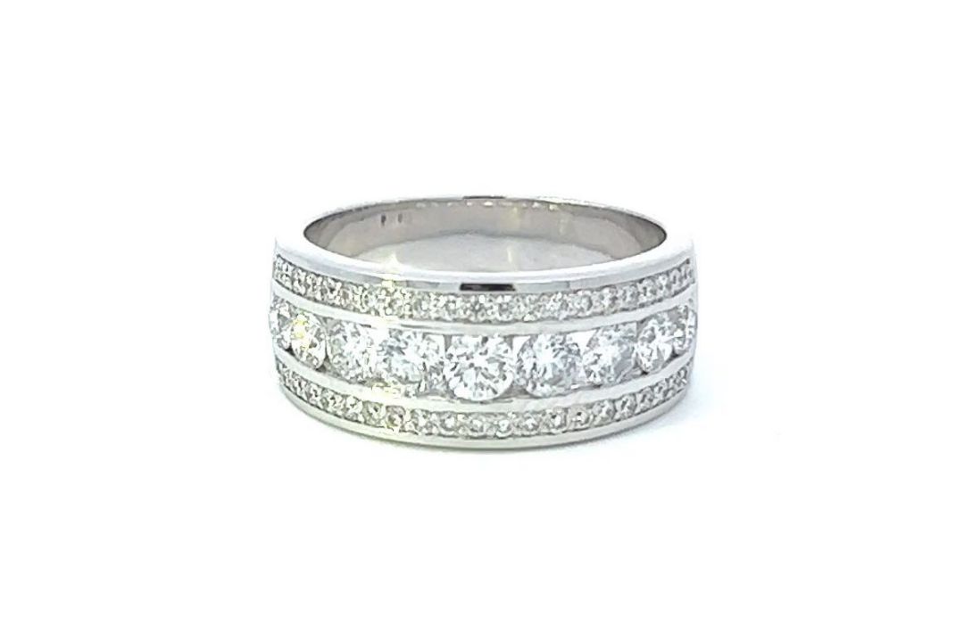 RRP-£6250.00 18K WHITE GOLD LADIES DIAMOND RING, SET WITH 1.19CTS ROUND BRILLIANT CUT DIAMONDS, COLO - Image 1 of 4