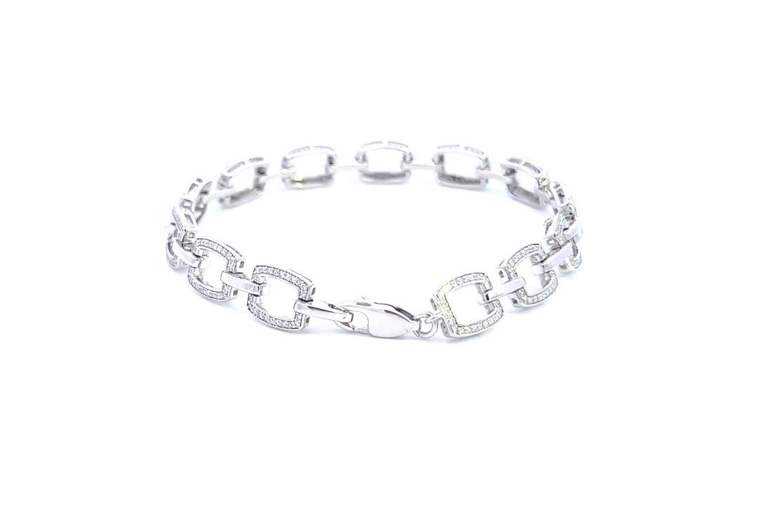 RRP-£6500.00 18K WHITE GOLD LADIES DIAMOND BRACELET, SET WITH ONE HUNDRED AND EIGHTY SIX ROUND BRILL - Image 2 of 4