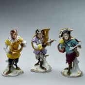 Affe mit Waldhorn, Affe mit Baritonhorn, Affe mit Geige und Notenblatt. Aelteste Volkstedter Porzell