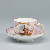 Tasse mit Untertasse - Kauffahrteiszenen in Reserven. Meissen 1935-1947.