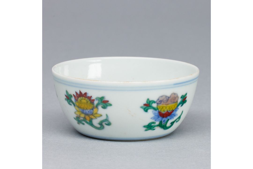 Schälchen mit floralem Dekor, China, Qing Dynastie. - Bild 2 aus 4