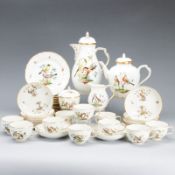 38tlg. Teeservice für 10 Personen mit Kaffeekanne - Neuzierat: unterschiedliche Vögel mit Insekten. 