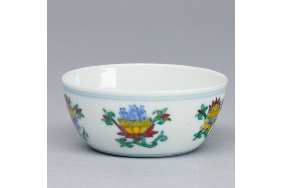 Schälchen mit floralem Dekor, China, Qing Dynastie. - Bild 1 aus 4