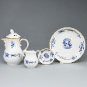 1 Mokkakanne, 1 Sahnegießer, 1 Schälchen, 1 Schale - Reicher Drache / Hofdrache. Meissen 1972-1980 u