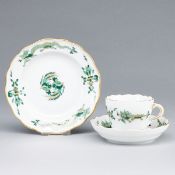 3tlg. Mokkagedeck - Reicher Drache / Hofdrache, grün. Meissen 1972-1980.