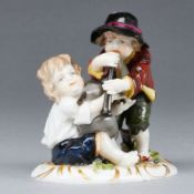 2 Kinder einen Dudelsack und eine Flöte spielend. Ernst Bohne Söhne, Rudolstadt 1901 - ca. 1937.