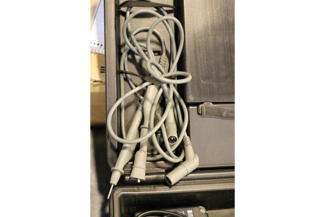 Fluke 123 Scope Meter in Case with Accessories - Image 7 of 7