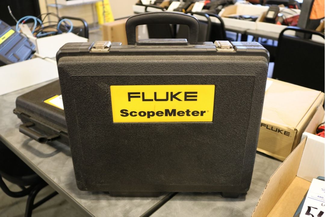 Fluke 123 Scope Meter in Case with Accessories - Image 1 of 7