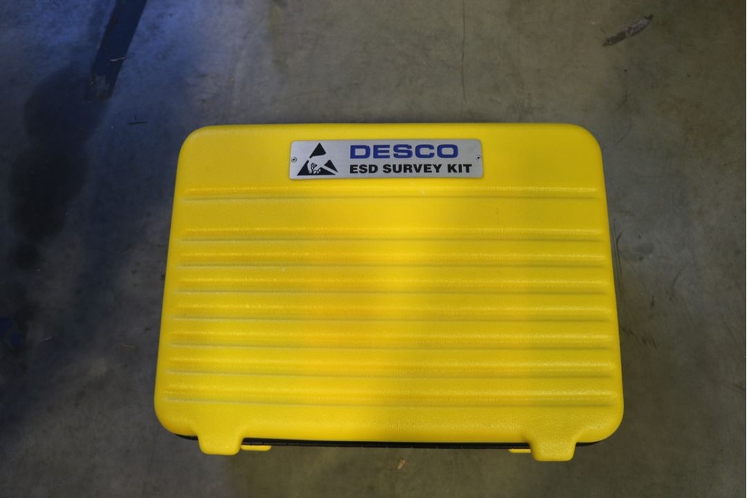 Desco ESD Survey Kit Model 19000 S/N 0320003 - Image 1 of 9