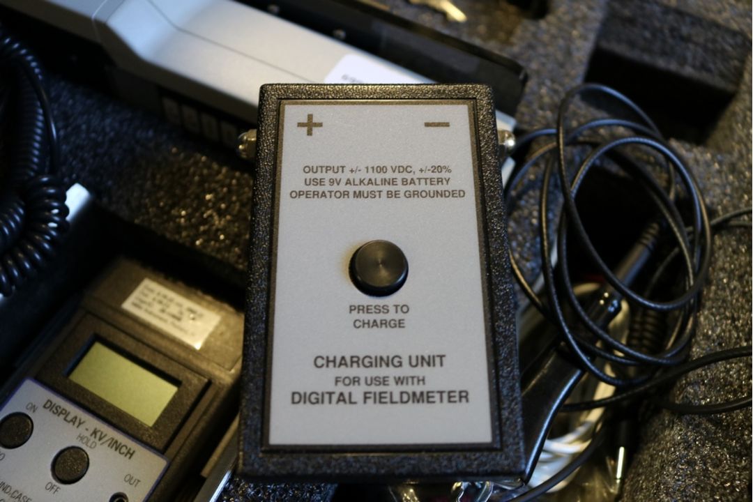 Desco ESD Survey Kit Model 19000 S/N 0320003 - Image 8 of 9