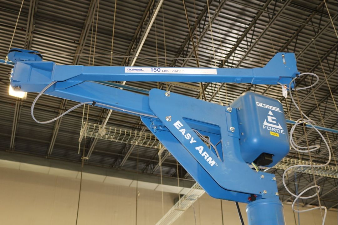 Gorbel GFOrce Electric Easy Arm Swivel Lift 150 lb Capacity W/ Battery Lifting Attachements - Image 6 of 10