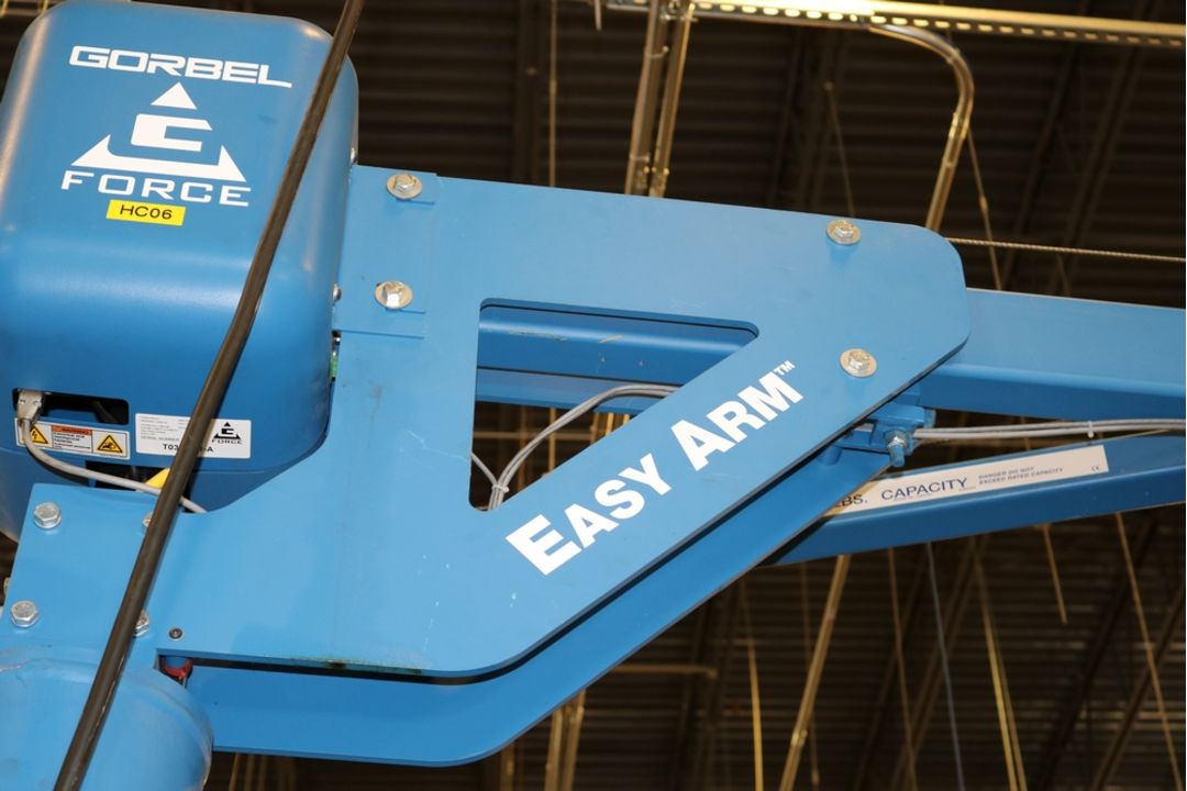 Gorbel GFOrce Electric Easy Arm Swivel Lift 150 lb Capacity W/ Battery Lifting Attachements - Image 4 of 10