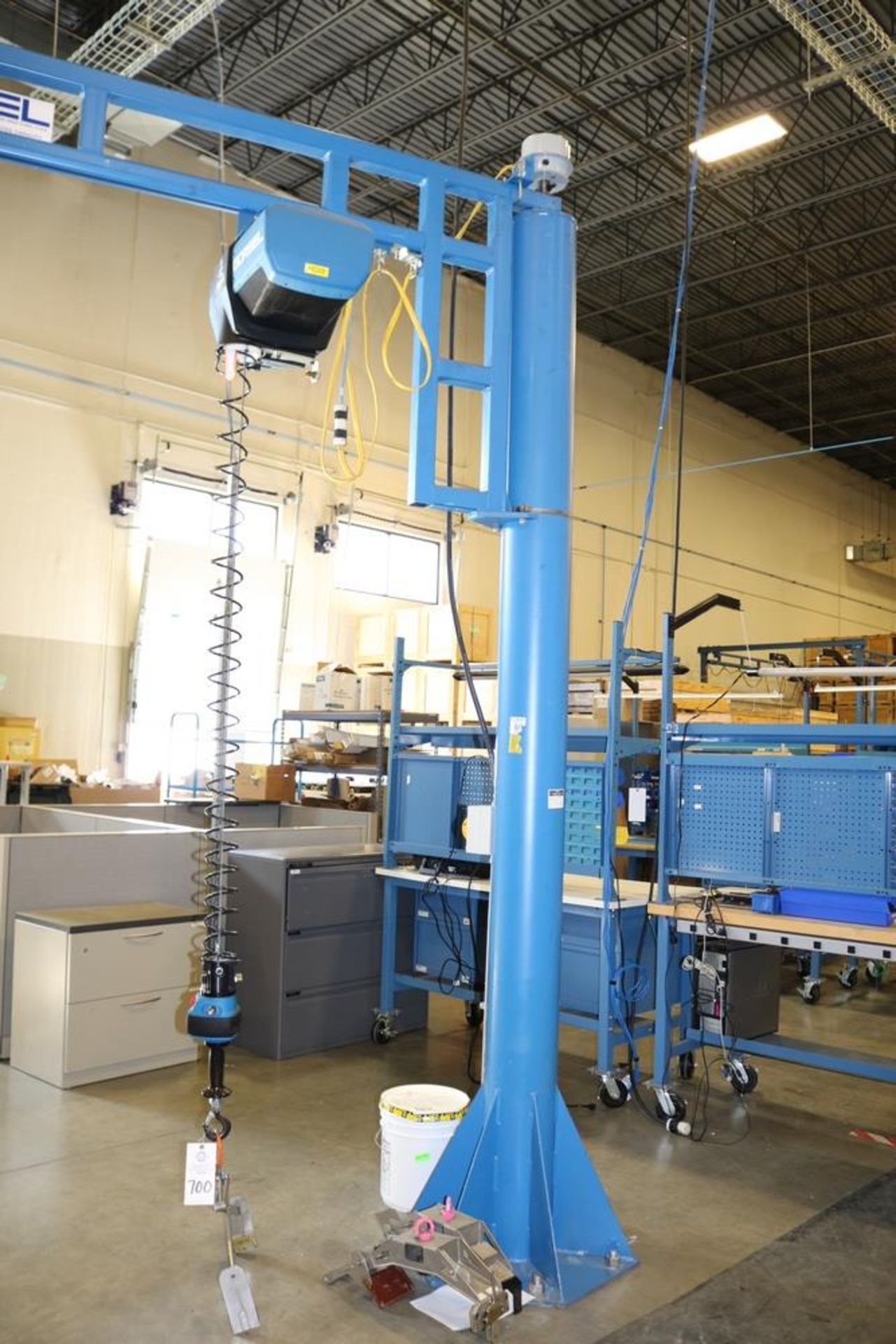 Gorbel 500 lb Capacity Electric Lift Set Up For Battery Lifting Swivel Base w/ Battery Lift - Image 9 of 9