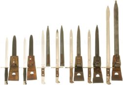 Konvolut von 6 CH-Bajonetten und 1 Faschinenmesser