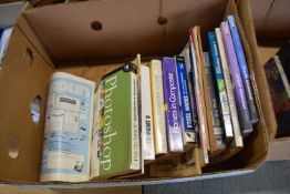 Mixed lot of fourteen computer books and magazines (602C)