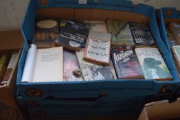 Mixed lot of approximately 100 small format novels