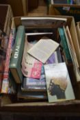 817b: One box: antiques collecting and art interest, 25 titles including THE ILLUSTRATED