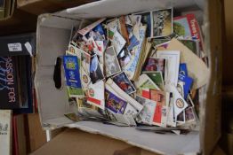 Large quantity of trade cards mainly Brooke Bond/Pro-set, four sets and hundreds of loose cards