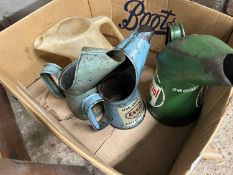 Mixed lot of three vintage Castrol and Esso oil cans together with one further plastic version