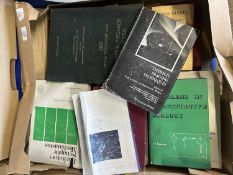 Fourteen large format science books - Ref: 751B