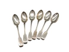 Sechs Suppenlöffel